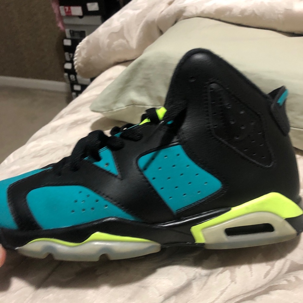 Retro Air Jordan 6